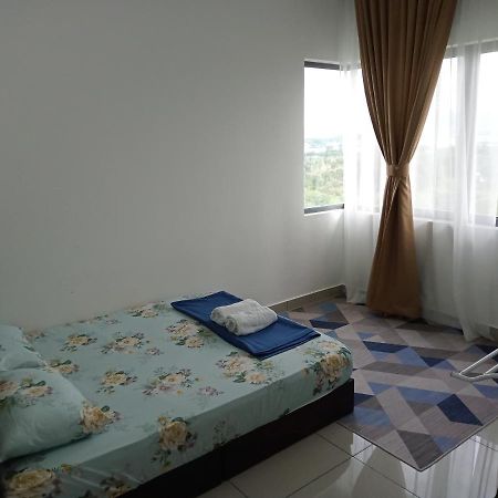 Fz Almyra Homestay Kajang Eksteriør billede