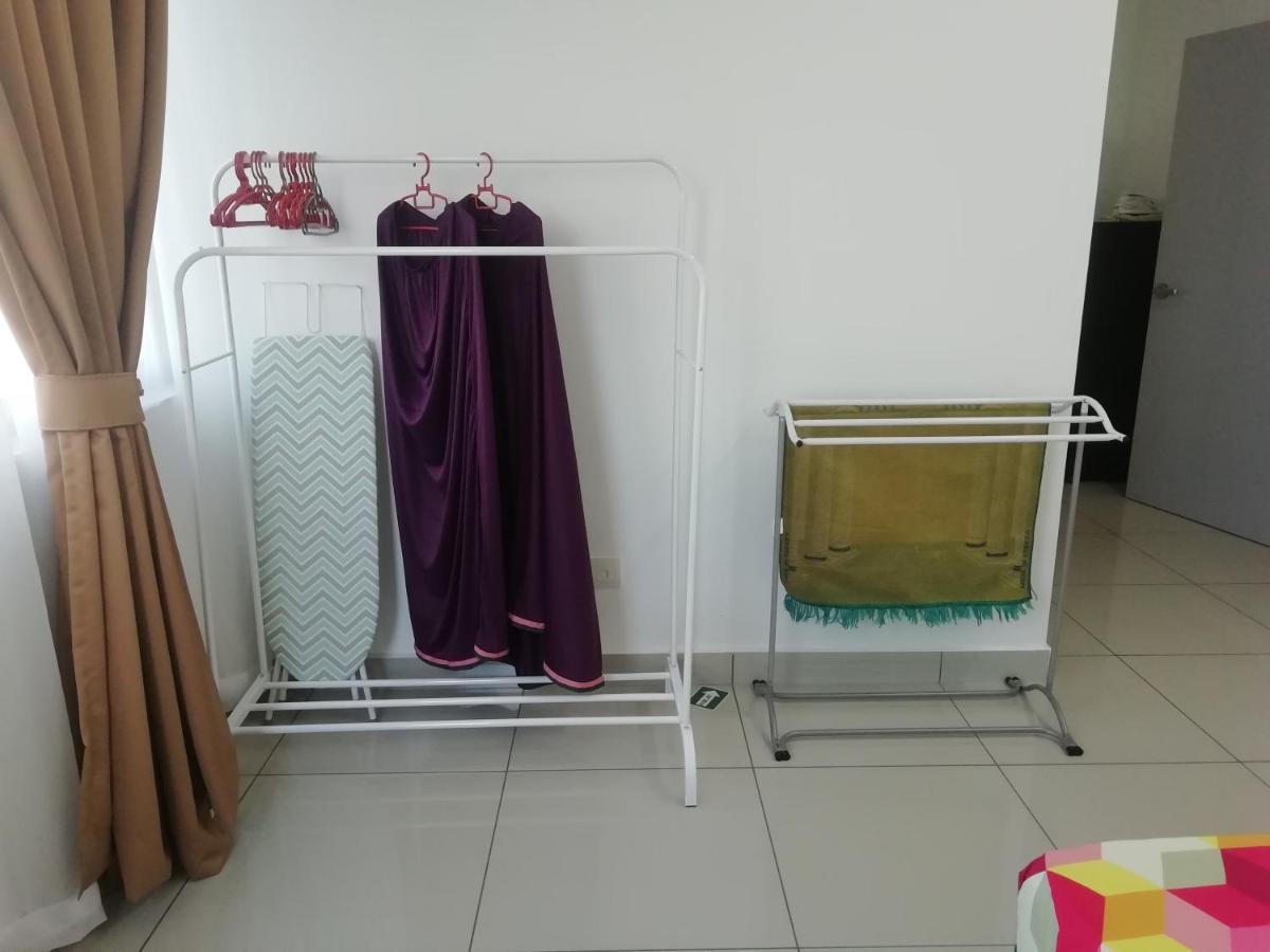 Fz Almyra Homestay Kajang Eksteriør billede