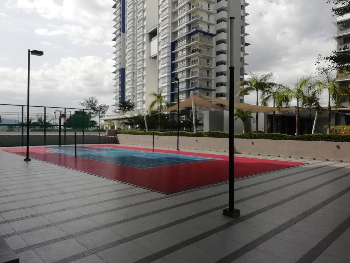 Fz Almyra Homestay Kajang Eksteriør billede