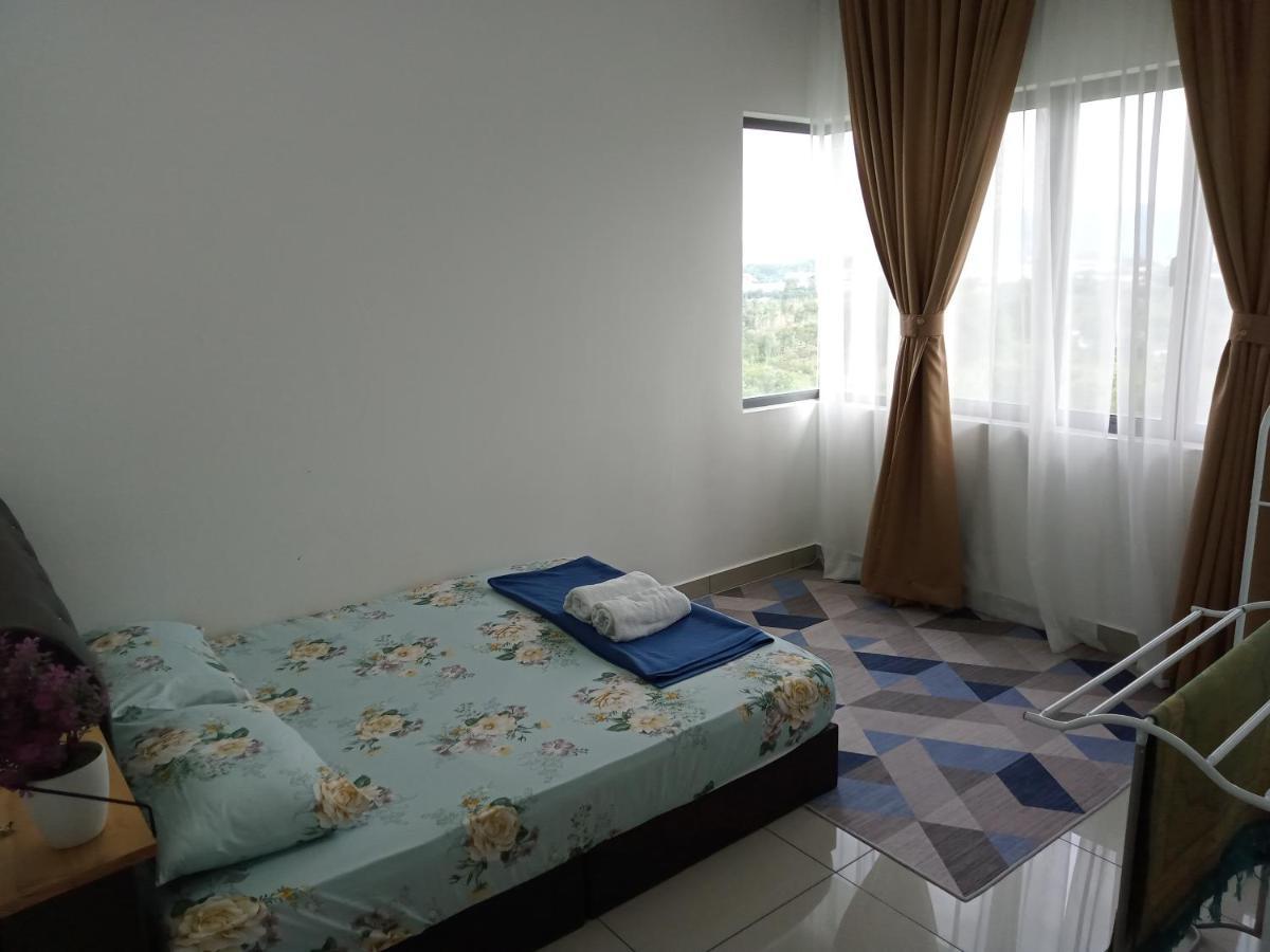 Fz Almyra Homestay Kajang Eksteriør billede
