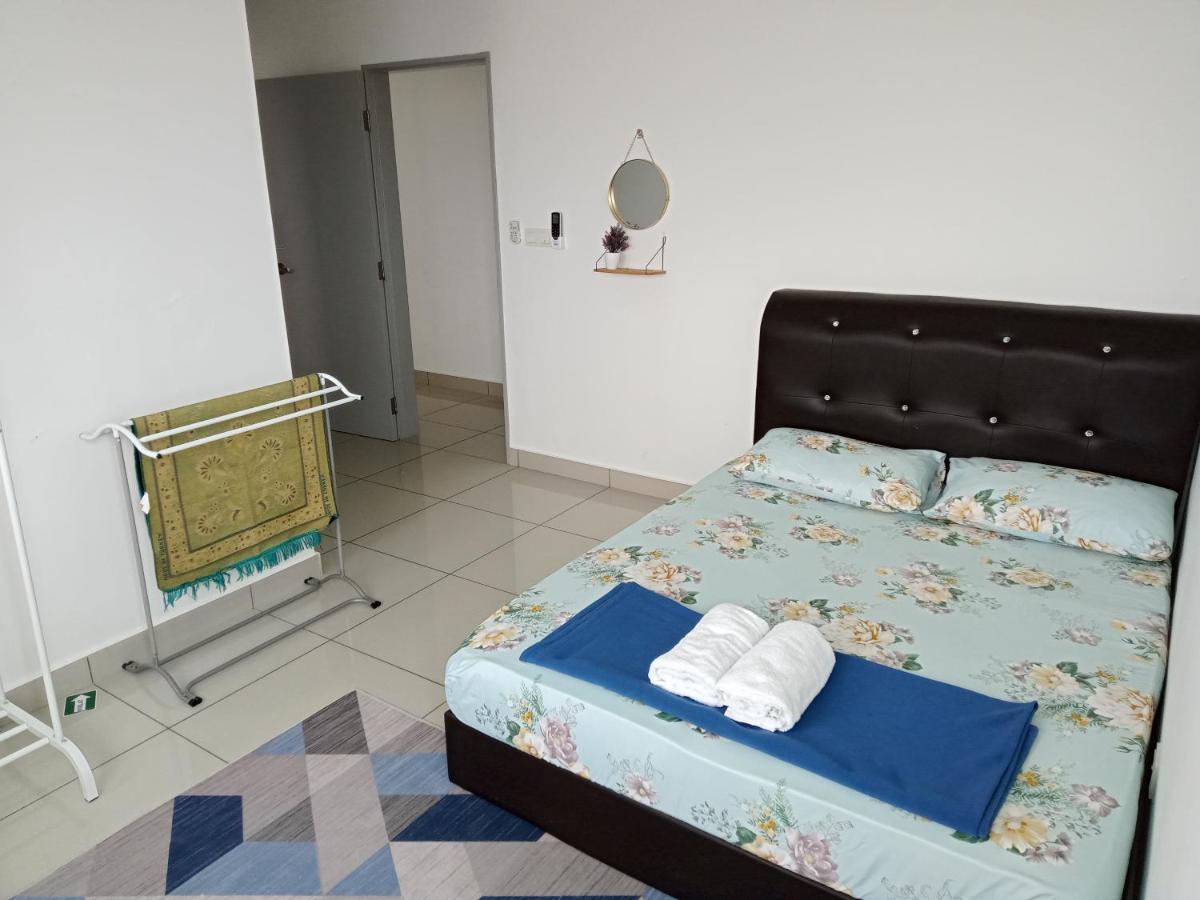 Fz Almyra Homestay Kajang Eksteriør billede