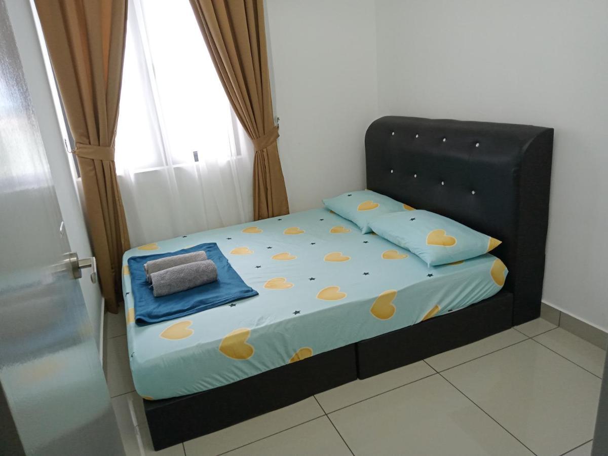 Fz Almyra Homestay Kajang Eksteriør billede